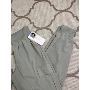 Gottex cooling moisture wicking cargo grey Sage joggers, size medium, MSRP $79